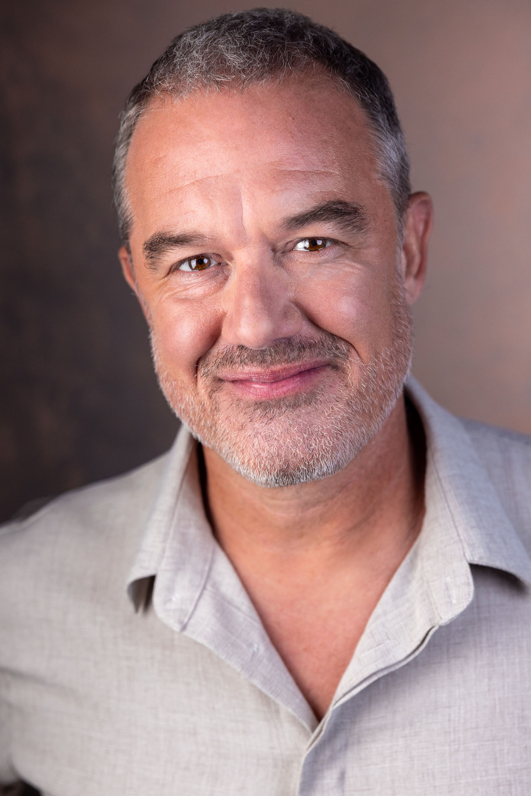 Commercial actor headshot of Jeff in white shirt, Ashland Oregon
